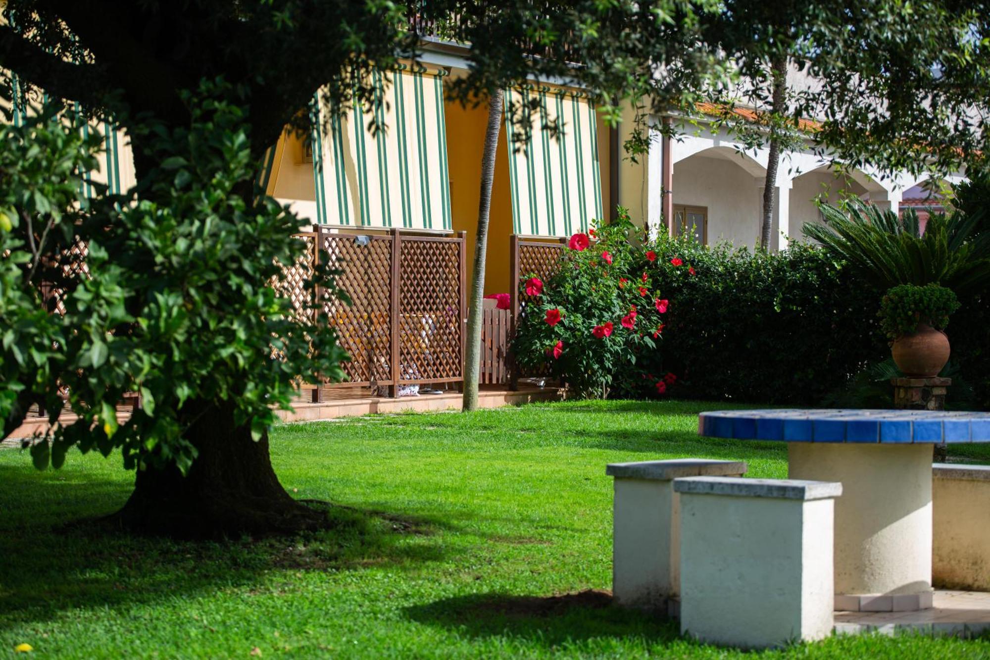 I Lecci Guesthouse San Felice Circeo Bagian luar foto